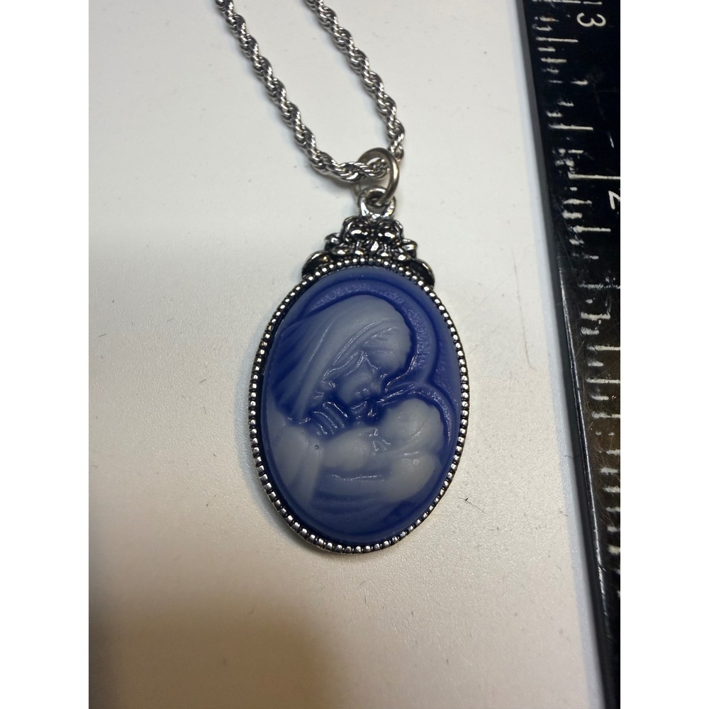 Blue Mother and Child Cameo Pendant Necklace Silver Tone Rope‎ Chain 18 Inch